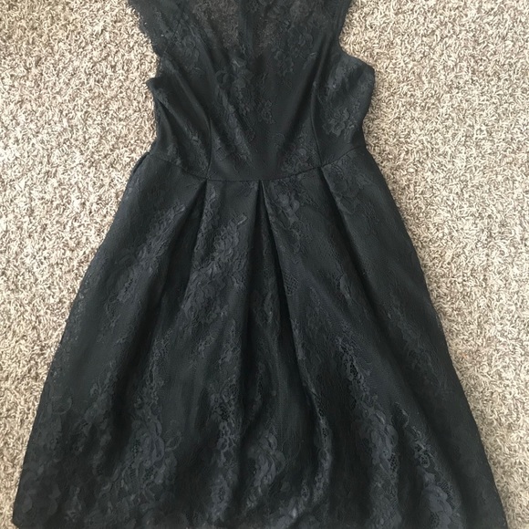 Dresses, pants, tops, shorts, shoes - Picture 7 of 15